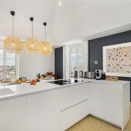 Whome Skyline Penthouse Luxury Living View, Ac & Elevator Apartment *