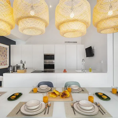 Whome Skyline Penthouse Luxury Living View, Ac & Elevator Apartment Lisbon