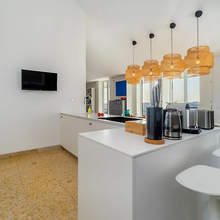 Apartment Whome Skyline Penthouse Luxury Living View, Ac & Elevator Lissabon