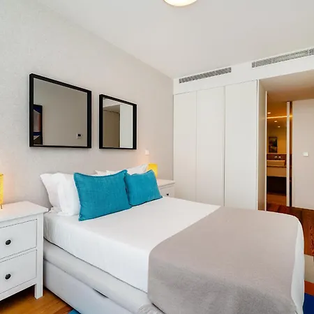 Whome Skyline Penthouse Luxury Living View, Ac & Elevator Apartment *
