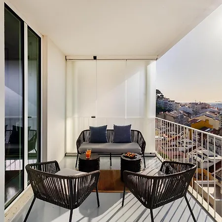 Whome Skyline Penthouse Luxury Living View, Ac & Elevator