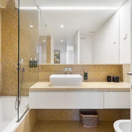 Whome Skyline Penthouse Luxury Living View, Ac & Elevator Appartamento Lisbona